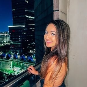 Meet your Posher, Belle